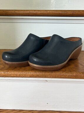 SoftWalk Madison Clog